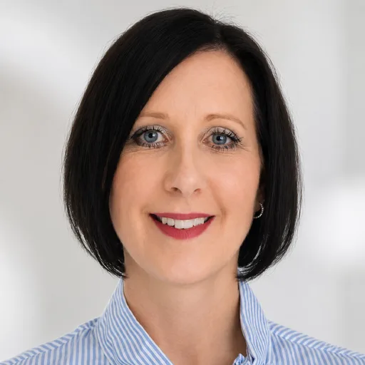 Aurélie Dinato, AXA